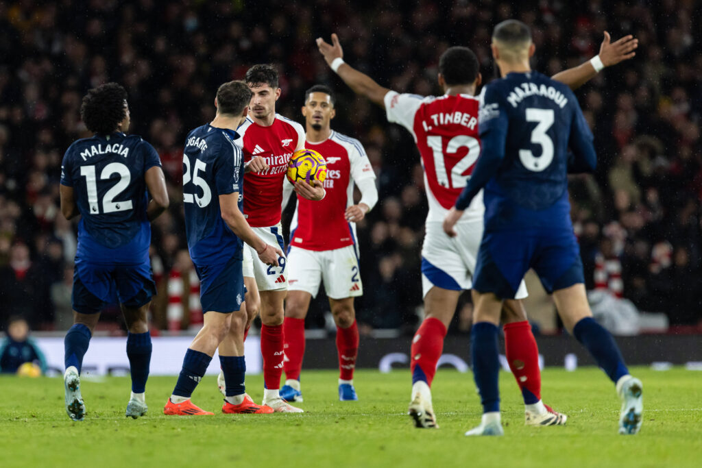 Football - 2024 / 2025 Premier League - Arsenal vs Manchester United, ManU - Emirates Stadium - Wednesday 4th December 2024 Flashpoint as Kai Havertz Arsenal FC and Manuel Ugarte Mannchester United clash at the Emirates Stadium COLORSPORT/DANIEL BEARHAM PUBLICATIONxNOTxINxUK csp_ars_manu db_04122024_
2024.12.04 Londyn
pilka nozna liga angielska
Arsenal Londyn - Manchester United
Foto IMAGO/PressFocus

!!! POLAND ONLY !!!