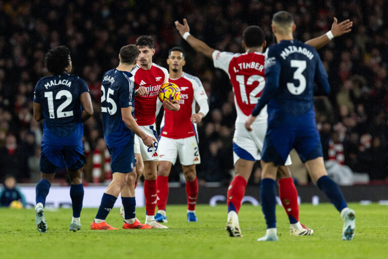 Football - 2024 / 2025 Premier League - Arsenal vs Manchester United, ManU - Emirates Stadium - Wednesday 4th December 2024 Flashpoint as Kai Havertz Arsenal FC and Manuel Ugarte Mannchester United clash at the Emirates Stadium COLORSPORT/DANIEL BEARHAM PUBLICATIONxNOTxINxUK csp_ars_manu db_04122024_
2024.12.04 Londyn
pilka nozna liga angielska
Arsenal Londyn - Manchester United
Foto IMAGO/PressFocus

!!! POLAND ONLY !!!