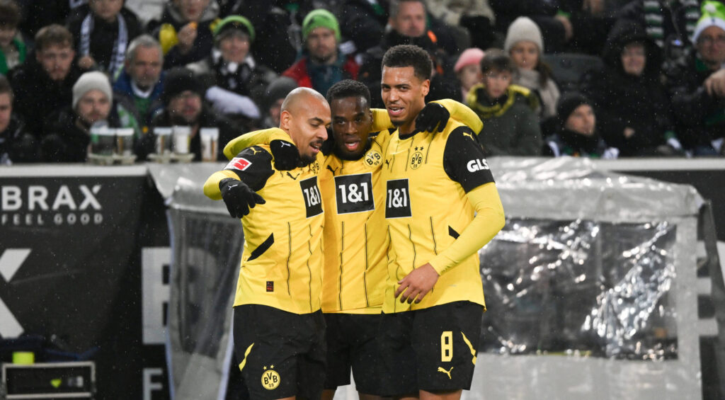 Jubel 0:1 v.li., Donyell Malen Borussia Dortmund, Jamie Gittens Borussia Dortmund, Felix Nmecha Borussia Dortmund 07.12.2024, Fussball 1. Bundesliga, 13. Spieltag, Saison 2024/2025 Borussia Monchengladbach - Borussia Dortmund Moenchengladbach Borussia Park Nordrhein Westfalen Deutschland *** Cheers 0 1 v li , Donyell Malen Borussia Dortmund , Jamie Gittens Borussia Dortmund , Felix Nmecha Borussia Dortmund 07 12 2024, Football 1 Bundesliga, Matchday 13, Season 2024 2025 Borussia Monchengladbach Borussia Dortmund Moenchengladbach Borussia Park Nordrhein Westfalen Germany Team2
2024.12.07 Monchengladbach
pilka nozna liga niemiecka
Borussia Monchengladbach - Borussia Dortmund
Foto IMAGO/PressFocus

!!! POLAND ONLY !!!