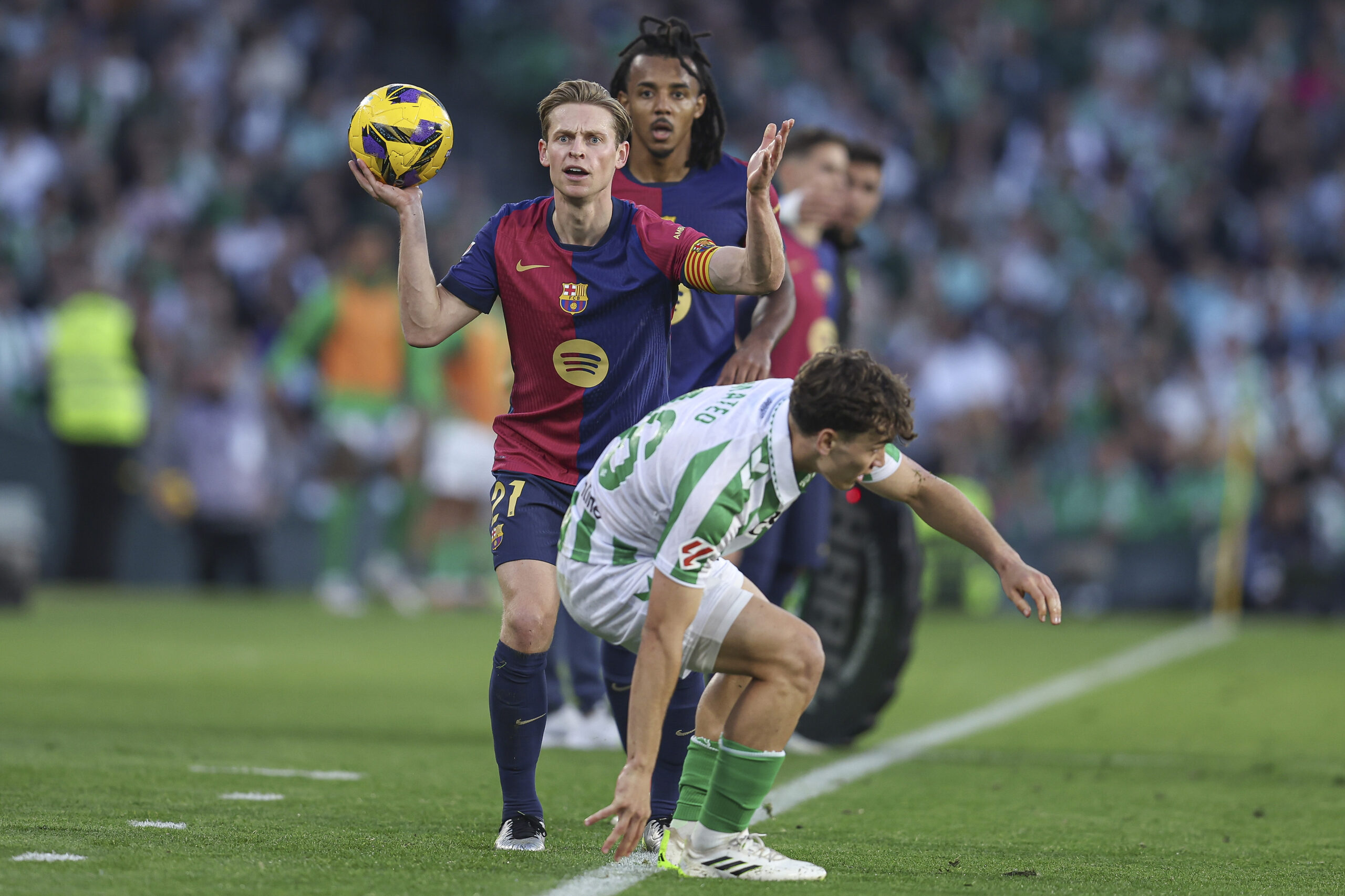 Frenkie de Jong of FC Barcelona  during the La Liga EA Sports match between Real Betis and FC Barcelona played at Benito Villamarin Stadium on December 7, 2024 in Sevilla, Spain. (Photo by Antonio Pozo / PRESSINPHOTO)
2024.12.07 Sevilla
pilka nozna liga hiszpanska
Real Betis - FC Barcelona
Foto pressinphoto/SIPA USA/PressFocus

!!! POLAND ONLY !!!