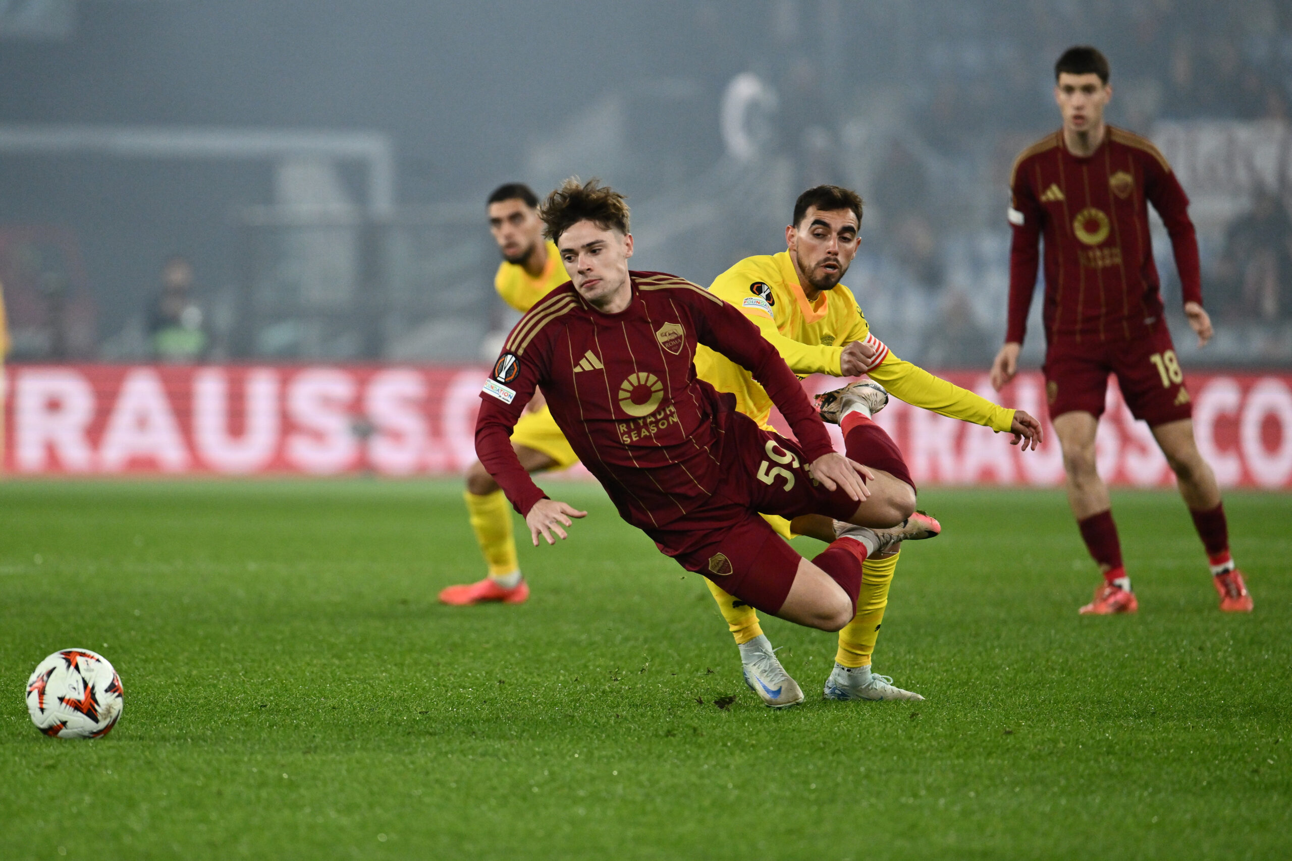 Nicola Zalewski of A.S. Roma and Ricardo Horta of Sporting Clube de Braga seen in action during the UEFA Europa League 2024/25 League Phase MD6 match between A.S. Roma and S.C. Braga at Olympic Stadium. Final Score; A.S. Roma 3 : 0 S.C. Braga. (Photo by Domenico Cippitelli / SOPA Images/Sipa USA)
2024.12.12 Rzym
pilka nozna liga Europy
AS Roma - Sporting Braga
Foto Domenico Cippitelli/SOPA Images/SIPA USA/PressFocus

!!! POLAND ONLY !!!