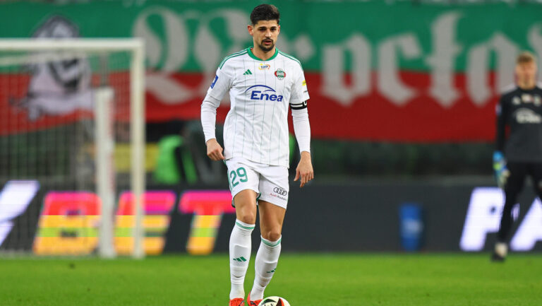 2024.12.14 Wroclaw
pilka nozna PKO Ekstraklasa sezon 2024/2025
Slask Wroclaw - Radomiak Radom
N/z Raphael Rossi
Foto Pawel Andrachiewicz / PressFocus

2024.12.14 Wroclaw
Football - Polish PKO Ekstraklasa season 2024/2025
Slask Wroclaw - Radomiak Radom
Raphael Rossi
Credit: Pawel Andrachiewicz / PressFocus