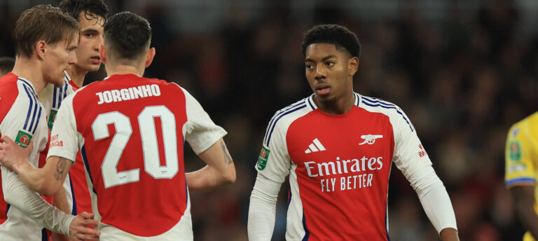 Arsenal v Crystal Palace EFL Cup 18/12/2024. Quarter Final Arsenal midfielder Myles Lewis-Skelly 49 during the EFL Cup quarter final match between Arsenal and Crystal Palace at the Emirates Stadium, London, England on 18 December 2024. London Emirates Stadium Greater London England Editorial use only DataCo restrictions apply See www.football-dataco.com , Copyright: xSimonxRoex PSI-21103-0107
2024.12.18 Londyn
pilka nozna puchar ligi angielskiej
Arsenal Londyn - Crystal Palace
Foto IMAGO/PressFocus

!!! POLAND ONLY !!!