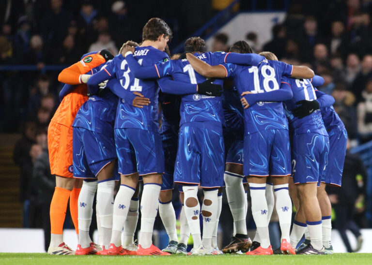 The Chelsea team huddle before the UEFA Europa Conference League match at Stamford Bridge, London
Picture by Darren Campbell/Focus Images Ltd 07984039800
19/12/2024
2024.12.14 Londyn
pilka nozna Liga Konferencji
Chelsea Londyn - Shamrock Rovers
Foto Darren Campbell/Focus Images/MB Media/PressFocus

!!! POLAND ONLY !!!