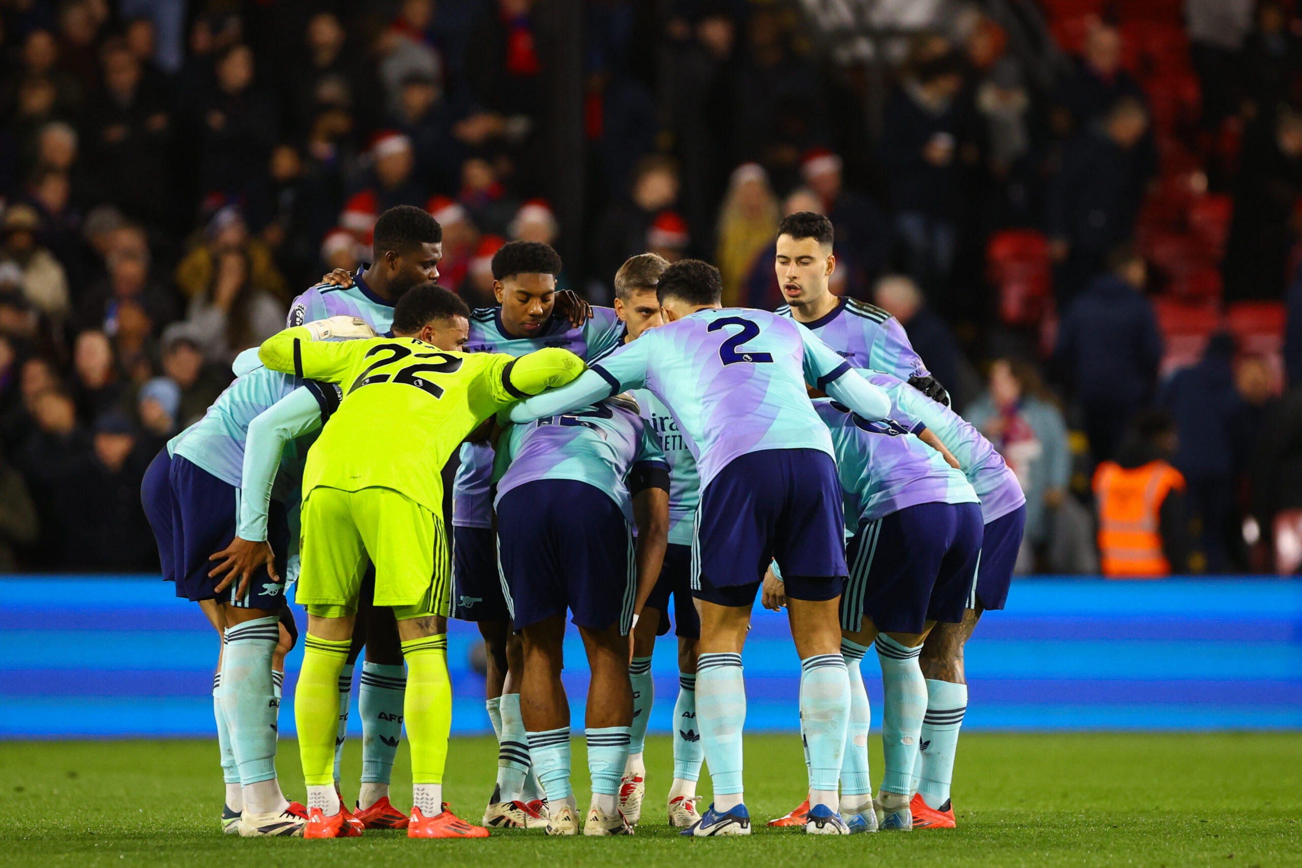 Arsenal team talk during the Premier League match at Selhurst Park, London
Picture by Chris Myatt/Focus Images Ltd 07447 516853‬
21/12/2024
2024.12.21 Londyn
pilka nozna Liga Angielska
Crystal Palace - Arsenal Londyn
Foto Chris Myatt/Focus Images/MB Media/PressFocus

!!! POLAND ONLY !!!