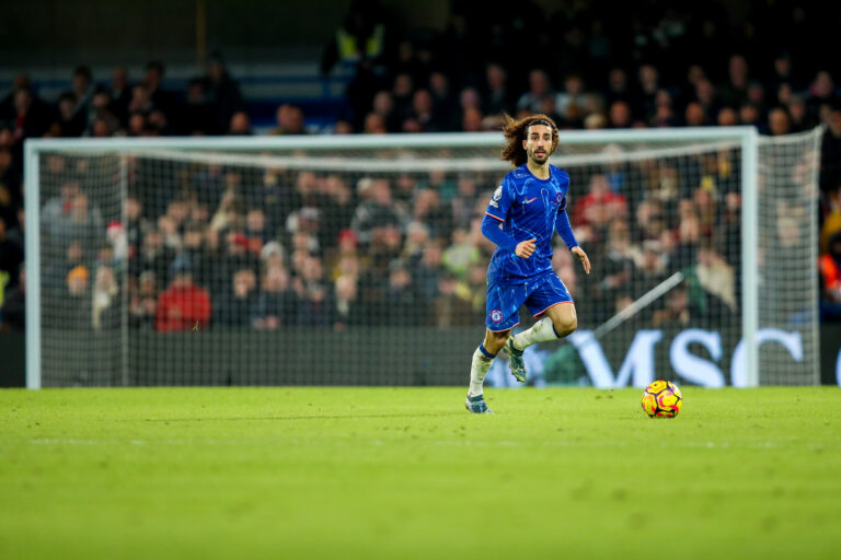 Marc Cucurella of Chelsea runs with the ball during the Premier League match Chelsea vs Fulham at Stamford Bridge, London, United Kingdom, 26th December 2024

(Photo by Izzy Poles/News Images) in London, United Kingdom on 12/26/2024. (Photo by Izzy Poles/News Images/Sipa USA)
2024.12.26 London
pilka nozna liga angielska
Chelsea - Fulham
Foto Izzy Poles/News Images/SIPA USA/PressFocus

!!! POLAND ONLY !!!