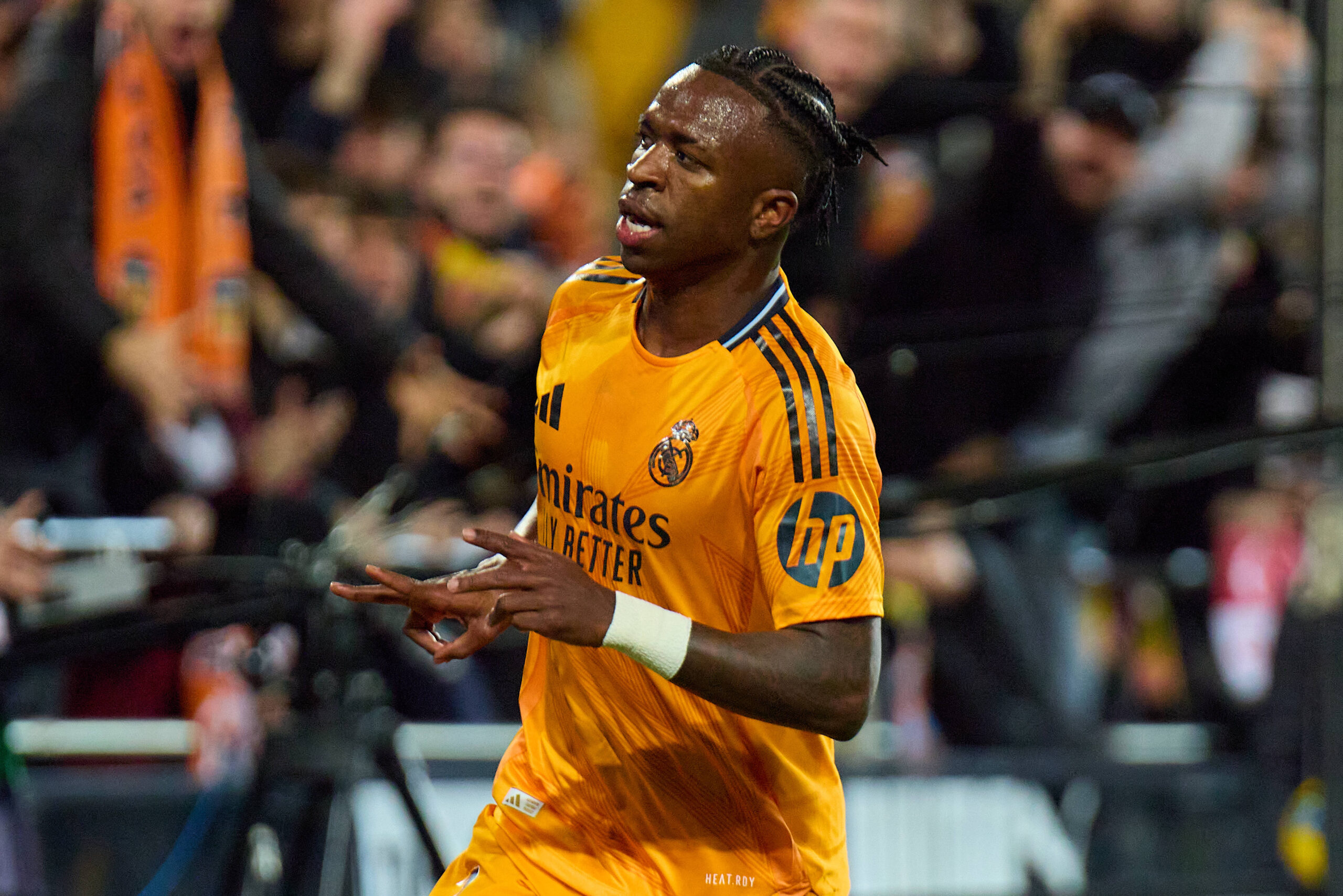 LaLiga EA Sports, Spain, Valencia CF v Real Madrid VALENCIA, SPAIN - JANUARY 3: Vinicius Junior left winger of Real Madrid reacts during the LaLiga EA Sports match between Valencia CF and Real Madrid at Mestalla Stadium on January 3, 2025 in Valencia, Spain. match of round 12 of LaLiga that was postponed due to heavy rains in valencia Photo by Jose Torres/Photo Players Images/Magara Press Valencia Mestalla Stadium Spain Copyright: xJosexTorresx
2025.01.03 Walencja
pilka nozna liga hiszpanska
Valencia CF - Real Madryt
Foto IMAGO/PressFocus

!!! POLAND ONLY !!!