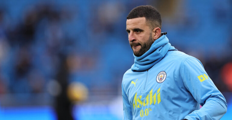 Manchester City FC v West Ham United FC Kyle Walker of Manchester City warms up ahead of the Manchester City FC v West Ham United FC English Premier League match at the Etihad Stadium, Manchester, England, United Kingdom on 4 January 2025 Editorial use only. All images are copyright Every Second Media Limited. No images may be reproduced without prior permission. All rights reserved. Premier League and Football League images are subject to licensing agreements with Football DataCo Limited. see https://www.football-dataco.com Copyright: xIMAGO/EveryxSecondxMediax ESM-1270-0012
2025.01.04 Manchester
pilka nozna liga angielska
Manchester City FC - West Ham United FC
Foto IMAGO/PressFocus

!!! POLAND ONLY !!!