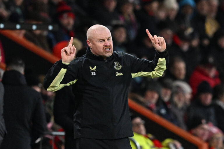 Bournemouth v Everton Premier League 04/01/2025. Everton manager Sean Dyche gestures during the Premier League match between Bournemouth and Everton at the Vitality Stadium, Bournemouth, England on 4 January 2025. Bournemouth Vitality Stadium Dorset England Editorial use only DataCo restrictions apply See www.football-dataco.com , Copyright: xGrahamxHuntx PSI-21198-0074
2025.01.04 Bournemouth
pilka nozna liga angielska
Bournemouth - Everton
Foto IMAGO/PressFocus

!!! POLAND ONLY !!!