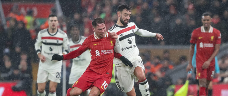 Alexis Mac Allister of Liverpool and Bruno Fernandes of Manchester United battle for the ball during the Premier League match Liverpool vs Manchester United at Anfield, Liverpool, United Kingdom, 5th January 2025

(Photo by Gareth Evans/News Images) in Liverpool, United Kingdom on 1/5/2025. (Photo by Gareth Evans/News Images/Sipa USA)
2025.01.05 Liverpool
pilka nozna liga angielska
Liverpool - Manchester United
Foto News Images/SIPA USA/PressFocus

!!! POLAND ONLY !!!