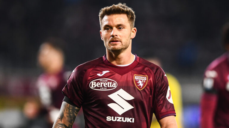 TorinoÕs Karol Linetty during the Serie A soccer match between Torino and Parma at the Stadio Olimpico Grande Torino in Turin, north west Italy - Sunday, January 05, 2025. Sport - Soccer. 
(Photo by Alberto Gandolfo/LaPresse) (Photo by Alberto Gandolfo/LaPresse/Sipa USA)
2025.01.05 Turyn
pilka nozna liga wloska
Torino FC - Parma
Foto LaPresse/SIPA USA/PressFocus

!!! POLAND ONLY !!!