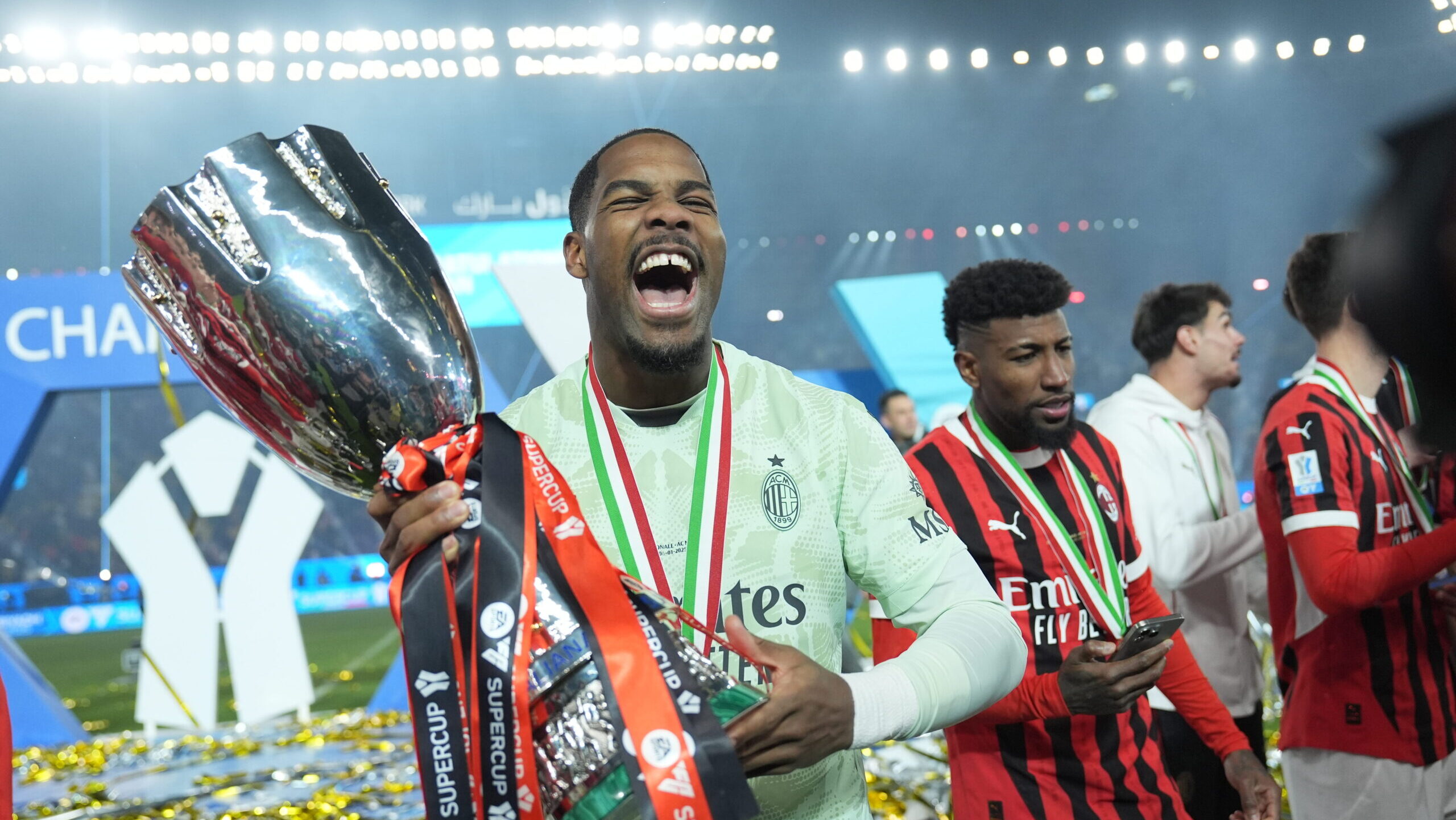 MilanÕs Mike Maignan celebrates the victory at the EA Sports FC italian Supercup 2024/2025 final match between Internazionale and Milan at Al-Awwal Park Stadium in Riyadh, Saudi Arabia - Sport, Soccer -  Monday January 6, 2025 (Photo by Massimo Paolone/LaPresse) (Photo by Massimo Paolone/LaPresse/Sipa USA)
2025.01.06 Rijad
pilka nozna Superpuchar Wloch , final
Inter Mediolan - AC Milan
Foto Massimo Paolone/LaPresse/SIPA USA/PressFocus

!!! POLAND ONLY !!!