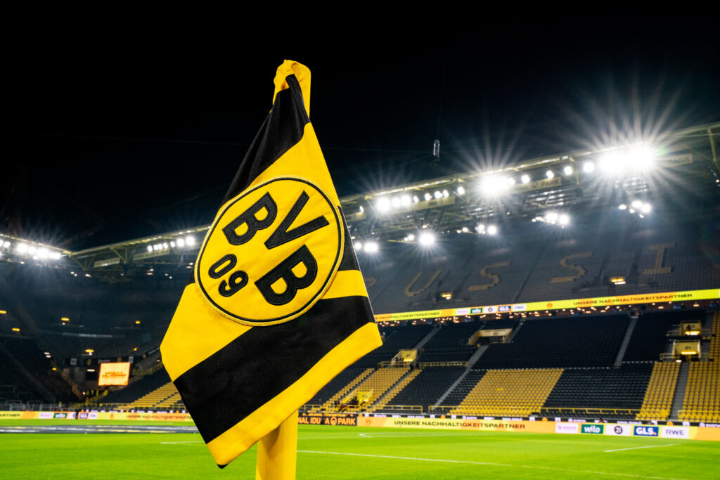 DORTMUND, GERMANY - JANUARY 10: A detailed view of a Borussia Dortmund corner flag prior to the Bundesliga match between Borussia Dortmund and Bayer 04 Leverkusen at Signal Iduna Park on January 10, 2025 in Dortmund, Germany. (Photo by Rene Nijhuis/MB Media)
2025.01.10 Dortmund
pilka nozna liga niemiecka
Borussia Dortmund - Bayer 04 Leverkusen
Foto Rene Nijhuis/MB Media/PressFocus

!!! POLAND ONLY !!!