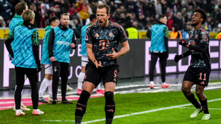 MOENCHENGLADBACH, GERMANY - JANUARY 11: Harry Kane of FC Bayern Munchen celebrates after scoring his team&#039;s first goal during the Bundesliga match between Borussia Monchengladbach and FC Bayern Munchen at Borussia-Park on January 11, 2025 in Moenchengladbach, Germany. (Photo by Rene Nijhuis/MB Media)

11.01.2025 Moenchengladbach
pilka nozna liga niemiecka
Borussia Monchengladbach - FC Bayern Monachium
Foto Rene Nijhuis/MB Media  / MB Media / PressFocus 
POLAND ONLY!!