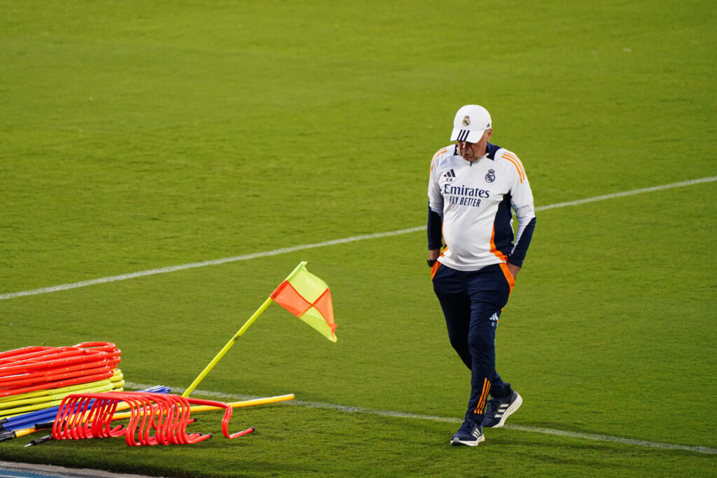 Real Madrid Italian coach Carlo Ancelotti seen in action during the last training session ahead of the Spanish Super Cup final match El Clasico between FC Barcelona and Real Madrid at King Abdullah Sports City. (Photo by Ismael Adnan / SOPA Images/Sipa USA)
2025.01.11 Jeddah
pilka nozna
FC Barcelona trening druzyny
Foto Ismael Adnan / SOPA Images/SIPA USA/PressFocus

!!! POLAND ONLY !!!