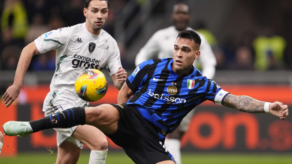 Inter MilanÕs Lautaro Martinez during the Serie A soccer match between Inter and Torino at the San Siro Stadium in Milan, Italy - January 19, 2025. Sport - Soccer  (Photo by Fabio Ferrari/LaPresse) (Photo by Fabio Ferrari/LaPresse/Sipa USA)
2025.01.19 Mediolan
pilka nozna liga wloska
Inter - Torino
Foto LaPresse/SIPA USA/PressFocus

!!! POLAND ONLY !!!