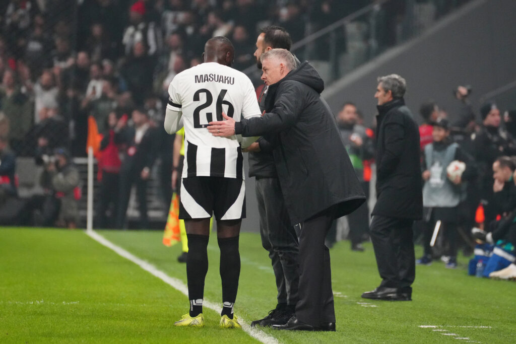 Coach Ole Gunnar Solskjaer of Besiktas talking with Arthur Masuaku during the UEFA Europa League 2024/25 League Phase MD7 match between Besiktas JK and Athletic Club at Tupras Stadium on January 22, 2025 in Istanbul, Turkey. Istanbul Turkey Copyright: xSeskimphotox Besiktas-ABilbao_220125 78
2025.01.22 Stambul
pilka nozna liga europy
Besiktas - Athletic Bilbao
Foto IMAGO/PressFocus

!!! POLAND ONLY !!!