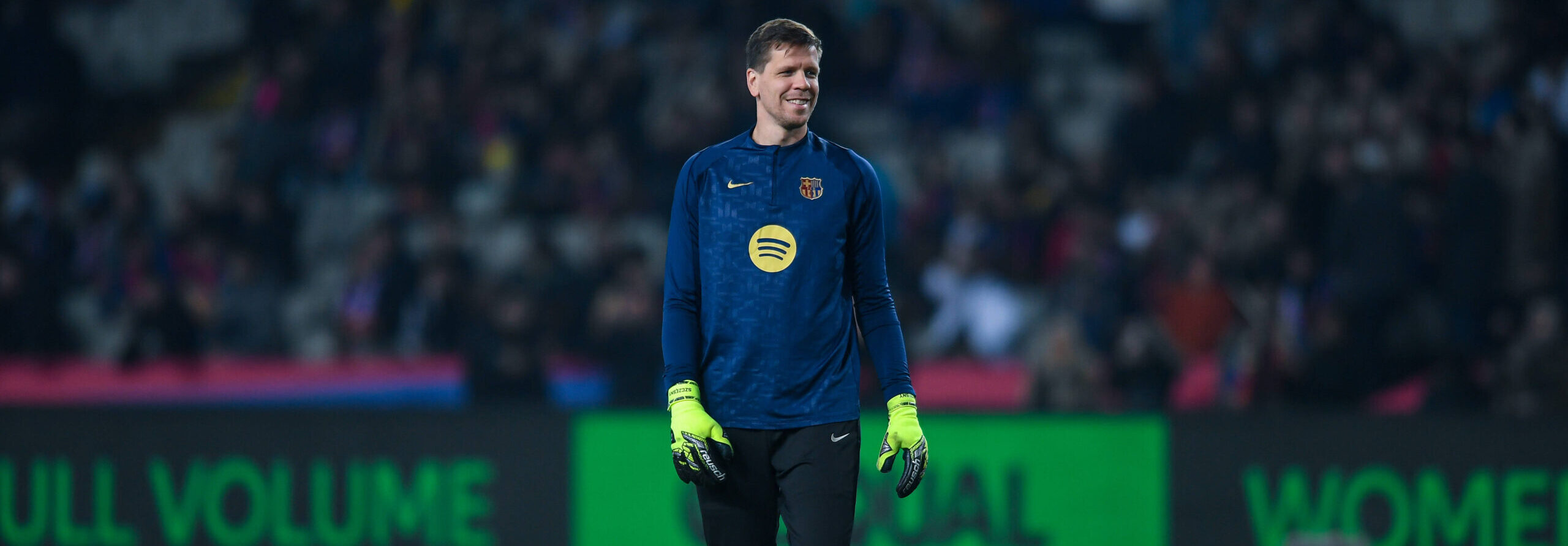 FC Barcelona, Barca v ATLETICO DE MADRID. OLIMPIC STADIUM LLUIS COMPANYS. MONTJUIC,BARCELONA. DECEMBER 21,2024 FC BARCELONA vs ATLETICO DE MADRID. December 21,2024 Wojciech Szczesny 25 goalkeeper of FC Barcelona warms up before the match between FC Barcelona and Atletico de Madrid corresponding to the eighteen day of La Liga EA Sports at Olimpic Stadium Lluis Companys of Montjuic in Barcelona, Spain. Barcelona ESP Copyright: xS.xRosx,Image: 949214882, License: Rights-managed, Restrictions: , Model Release: no, Credit line: S. Ros / imago sport / Forum