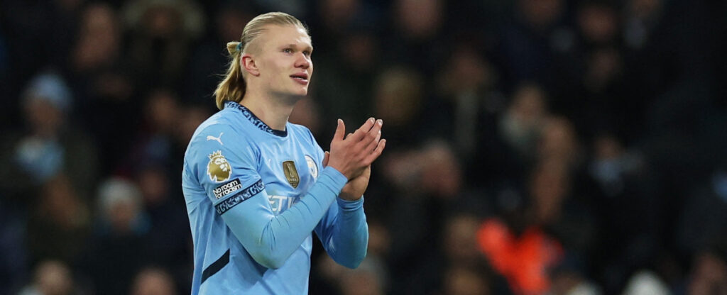 Soccer Football - Premier League - Manchester City v West Ham United - Etihad Stadium, Manchester, Britain - January 4, 2025 Manchester City&#039;s Erling Haaland applauds fans after being substituted  EDITORIAL USE ONLY. NO USE WITH UNAUTHORIZED AUDIO, VIDEO, DATA, FIXTURE LISTS, CLUB/LEAGUE LOGOS OR &#039;LIVE&#039; SERVICES. ONLINE IN-MATCH USE LIMITED TO 120 IMAGES, NO VIDEO EMULATION. NO USE IN BETTING, GAMES OR SINGLE CLUB/LEAGUE/PLAYER PUBLICATIONS. PLEASE CONTACT YOUR ACCOUNT REPRESENTATIVE FOR FURTHER DETAILS..,Image: 951757779, License: Rights-managed, Restrictions: NO USE WITH UNAUTHORIZED AUDIO, VIDEO, DATA, FIXTURE LISTS, CLUB/LEAGUE LOGOS OR “LIVE” SERVICES. ONLINE IN-MATCH USE LIMITED TO 45 IMAGES, NO VIDEO EMULATION. NO USE IN BETTING, GAMES OR SINGLE CLUB/LEAGUE/PLAYER PUBLICATIONS., Model Release: no, Credit line: Phil Noble / Reuters / Forum