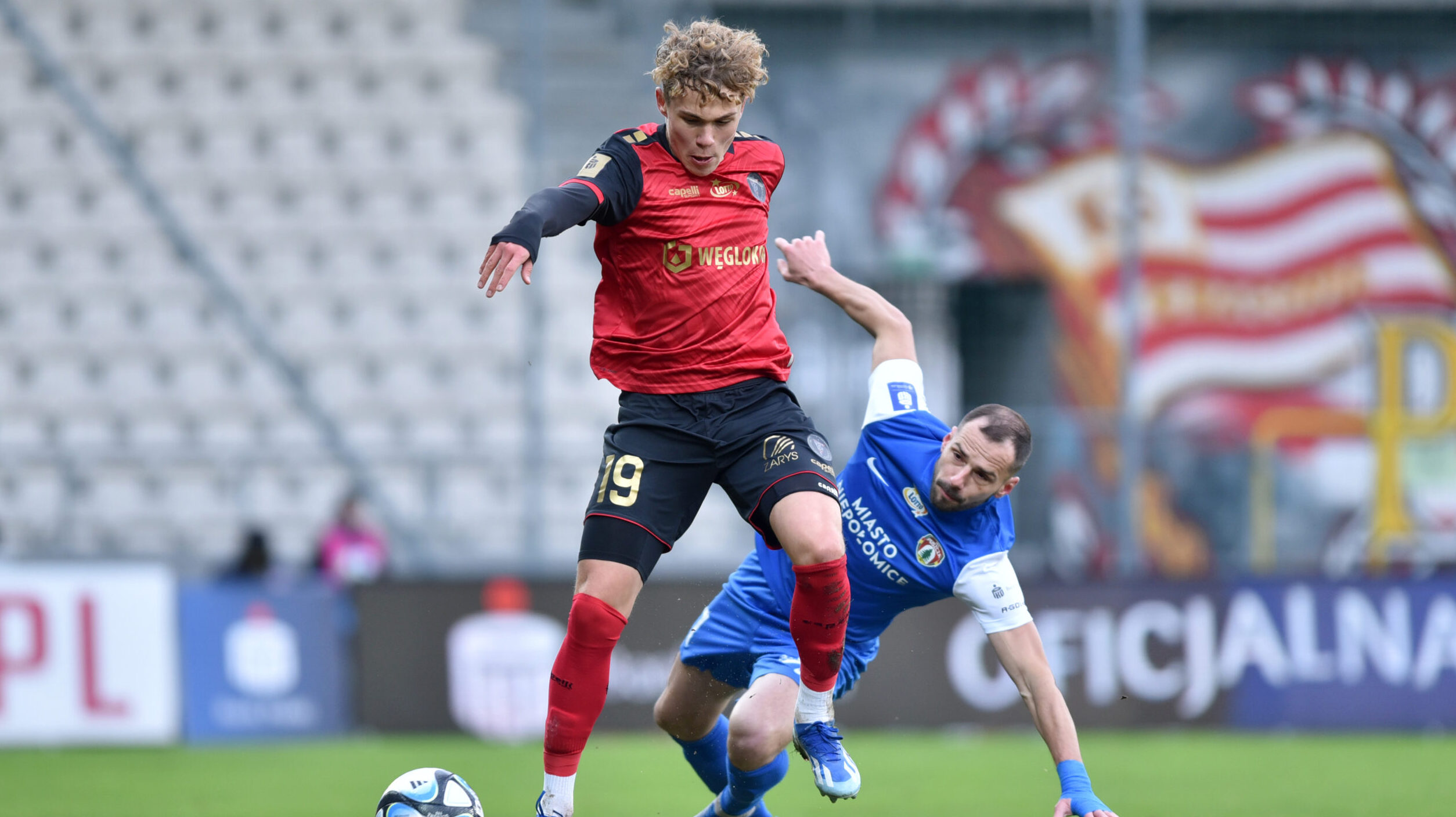2023.11.26 Krakow
Pilka nozna, PKO BP Ekstraklasa, sezon 2023/2024
Puszcza Niepolomice - Gornik Zabrze
N/z Norbert Barczak, Mateusz Cholewiak
Foto Krzysztof Porebski / PressFocus
2023.11.26 Krakow
Football, Polish top league - first level, 2023/24 season
Puszcza Niepolomice - Gornik Zabrze
Norbert Barczak, Mateusz Cholewiak
Credit: Krzysztof Porebski / PressFocus