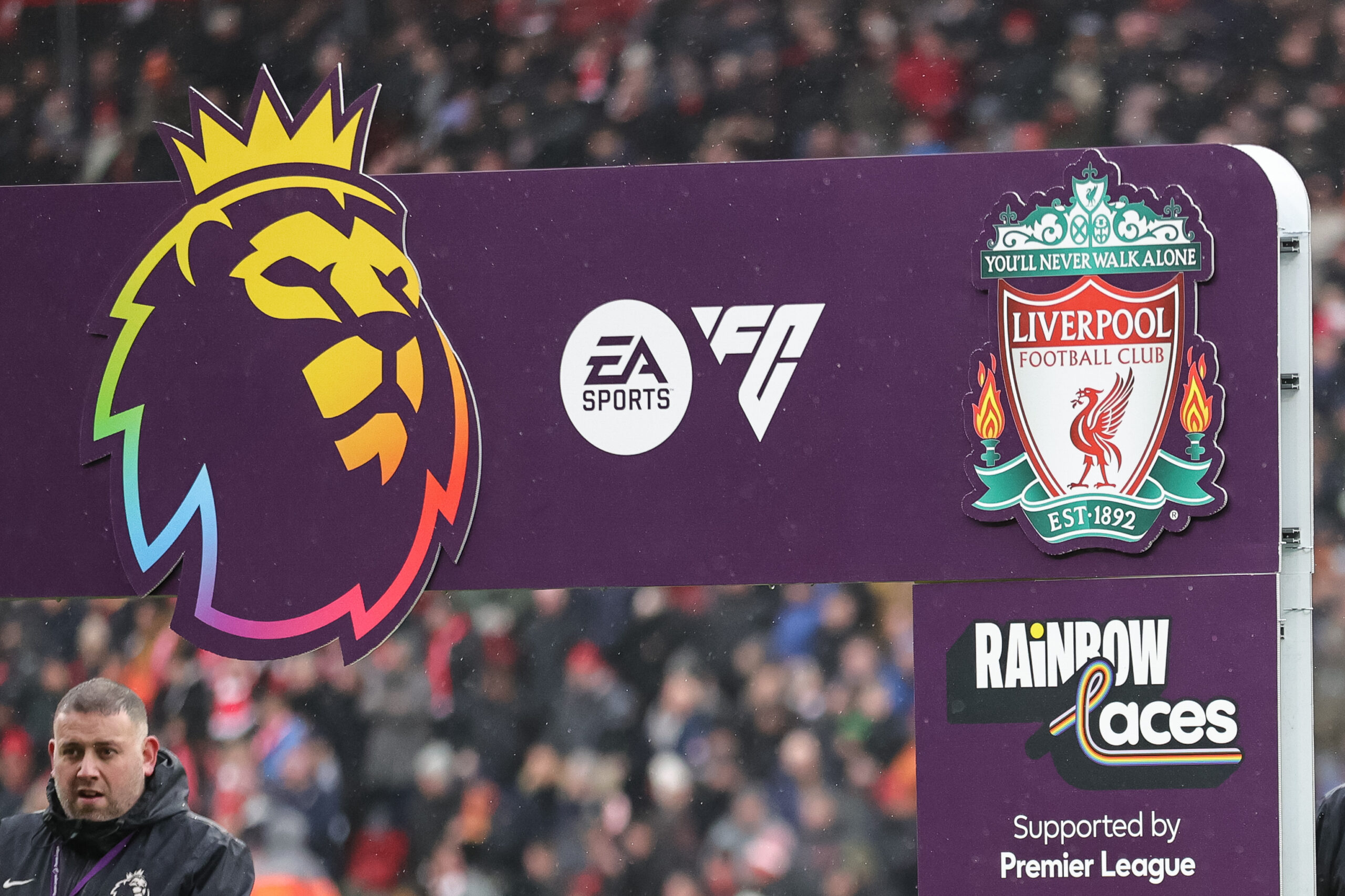 Liverpool badge supporting Rainbow Laces during the Premier League match Liverpool vs Fulham at Anfield, Liverpool, United Kingdom, 3rd December 2023

(Photo by Mark Cosgrove/News Images) in Liverpool, United Kingdom on 12/3/2023. (Photo by Mark Cosgrove/News Images/Sipa USA)
2023.12.03 Liverpool
pilka nozna liga angielska
FC Liverpool - Fulham Londyn
Foto Mark Cosgrove/News Images/SIPA USA/PressFocus

!!! POLAND ONLY !!!