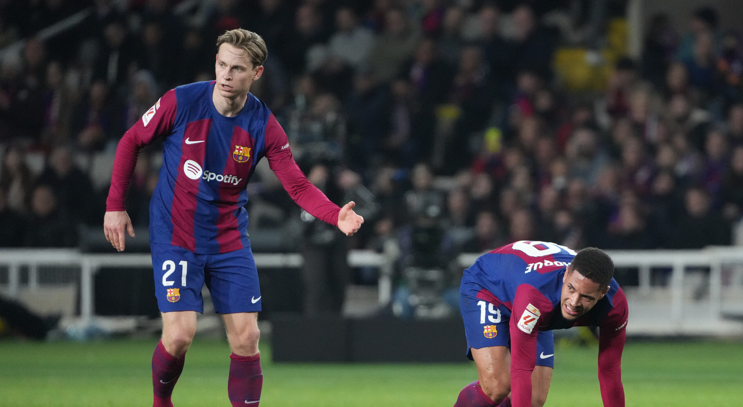 Vitor Hugo Roque Ferreira of Barcelona FC and Frenkie de Jong of FC Barcelona  during the La Liga EA Sports match between FC Barcelona and CA Osasuna played at Lluis Companys Stadium on January 31, 2024 in Barcelona, Spain. (Photo by Alex Carreras / Imago)  (Photo by pressinphoto/Sipa USA)
2024.01.31 Barcelona
pilka nozna liga hiszpanska
FC Barcelona - Osasuna Pampeluna
Foto Alex Carreras/Imago/pressinphoto/SIPA USA/PressFocus

!!! POLAND ONLY !!!