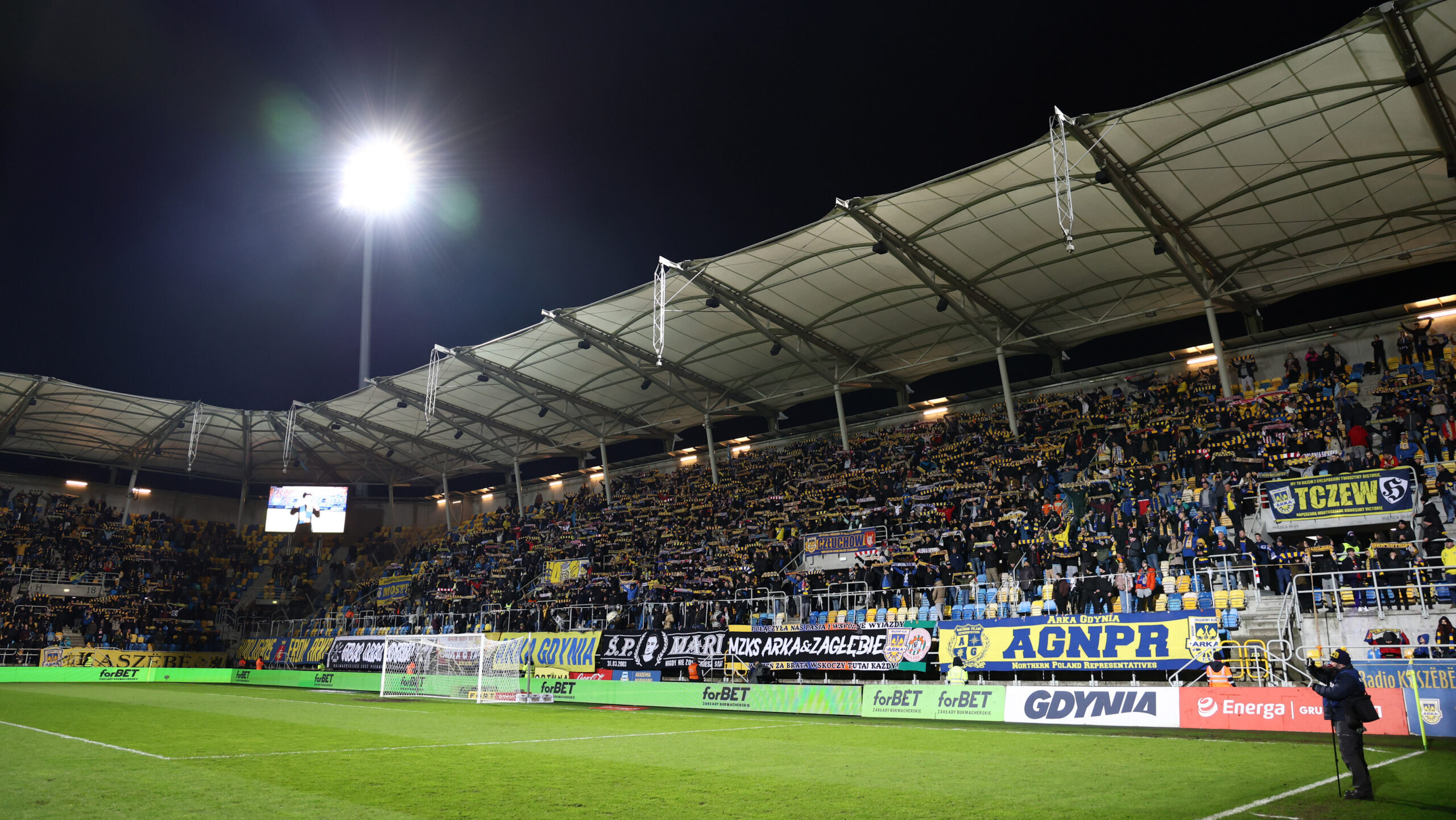 2024.03.08 Gdynia Pilka Nozna Fortuna 1 liga sezon 2023/2024 Mecz Arka Gdynia - Wisla Krakow N/z Stadion Arki Gdynia kibice doping fani fans supporters Foto Piotr Matusewicz / PressFocus

2024.03.08 Gdynia
Football Polish first division season 2023/2024
Arka Gdynia - Wisla Krakow
Stadion Arki Gdynia kibice doping fani fans supporters
Credit: Piotr Matusewicz / PressFocus