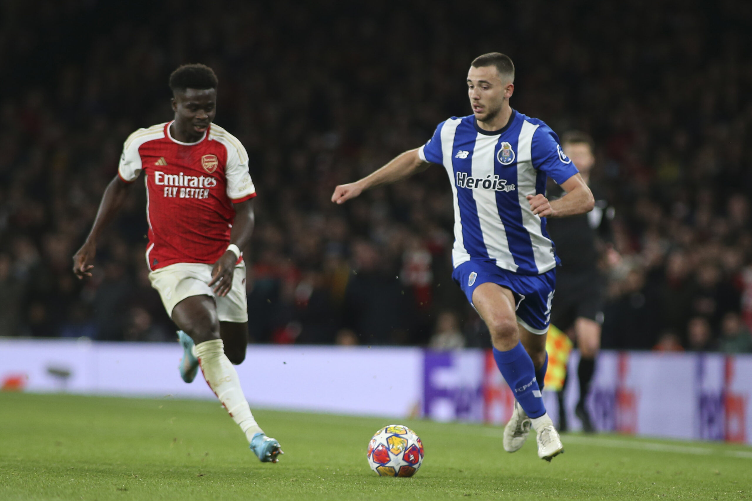 London, March 12th 2024: Nico Gonzalez of Porto on the ball chased by Bukayo Saka of Arsenal during the UEFA Champions League round of 16 second leg match between Arsenal and FC Porto at The Emirates Stadium, London, England.  (Pedro Soares / SPP) (Photo by Pedro Soares / SPP/Sipa USA)
2024.03.12 Londyn
pilka nozna , liga mistrzow
Arsenal Londyn - FC Porto
Foto Pedro Soares/SPP/SIPA USA/PressFocus

!!! POLAND ONLY !!!