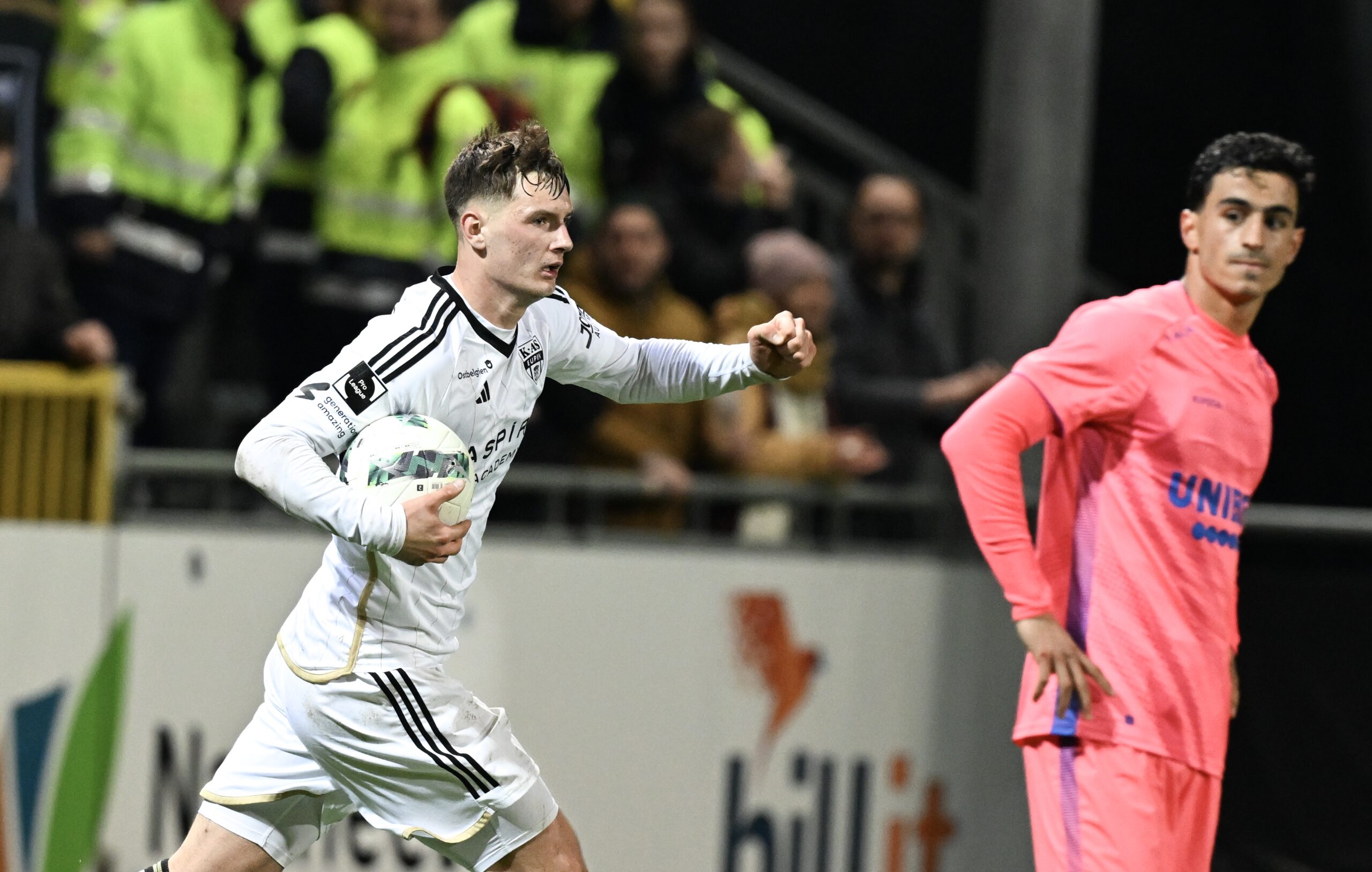 Eupen's Bartosz Bialek celebrates after scoring during a soccer match between KAS Eupen and Sporting Charleroi, Friday 26 April 2024 in Eupen, on day 4 (out of 6) of the 2023-2024 'Jupiler Pro League - Relegation Play-offs. BELGA PHOTO JOHN THYS (Photo by JOHN THYS/Belga/Sipa USA)
2024.04.26 Eupen
pilka nozna liga belgijska
KAS Eupen - Sporting Charleroi
Foto Belga/SIPA USA/PressFocus
!!! POLAND ONLY !!!