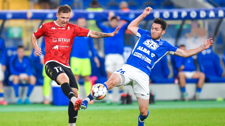 2024.08.02 Chorzow
Pilka nozna Pierwsza Liga Betclic 1 Liga Sezon 2024/2025
Ruch Chorzow - Pogon Siedlce
N/z Oleksij Zinkewycz, Lukasz Gora
Foto Marcin Bulanda / PressFocus

2024.08.02 Chorzow
Football Polish Betclic First I League Season 2024/2025
Ruch Chorzow - Pogon Siedlce
Oleksij Zinkewycz, Lukasz Gora
Credit: Marcin Bulanda / PressFocus
