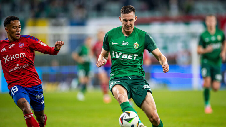 26.10.2024 WROCLAW, TARCZYNSKI ARENA, PILKA NOZNA (FOOTBALL), PKO BANK POLSKI  EKSTRAKLASA  ( PKO EKSTRAKLASA POLISH LEAGUE ), SEZON 2024/2025 MECZ WKS SLASK WROCLAW - RAKOW CZESTOCHOWA NZ  SIMEON PETROV MICHAEL AMEYAW
FOTO LUKASZ SKWIOT/CYFRASPORT