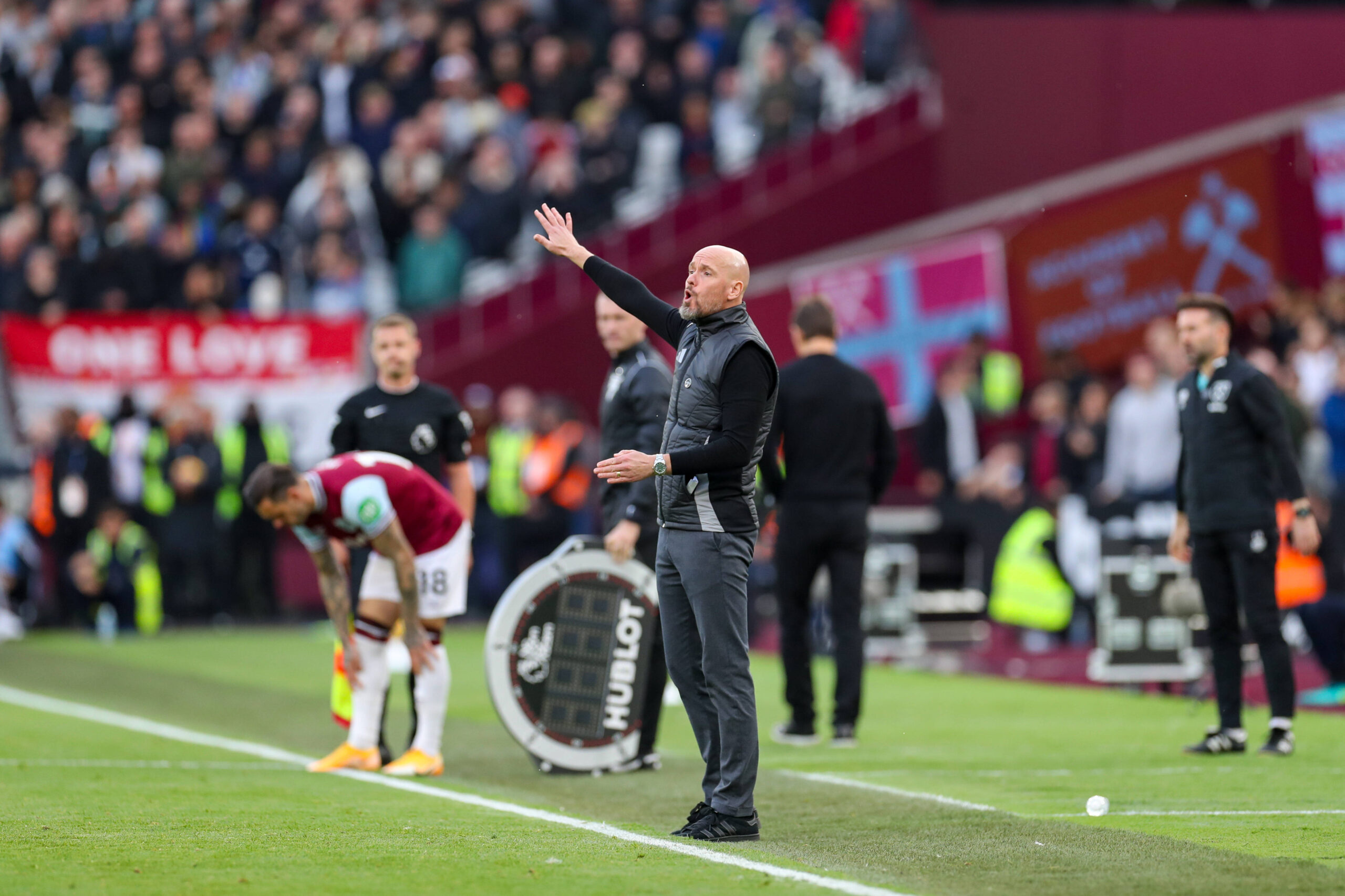 West Ham United FC v Manchester United, ManU FC Manchester United Manager Erik ten Hag gestures during the West Ham United FC v Manchester United FC English Premier League match at the London Stadium, London, England, United Kingdom on 27 October 2024 Editorial use only. All images are copyright Every Second Media Limited. No images may be reproduced without prior permission. All rights reserved. Premier League and Football League images are subject to licensing agreements with Football DataCo Limited. see https://www.football-dataco.com Copyright: xIMAGO/EveryxSecondxMediax ESM-1187-0091
2024.10.27 
pilka nozna liga angielska
Premier League 2024/2025
Foto IMAGO/PressFocus

!!! POLAND ONLY !!!