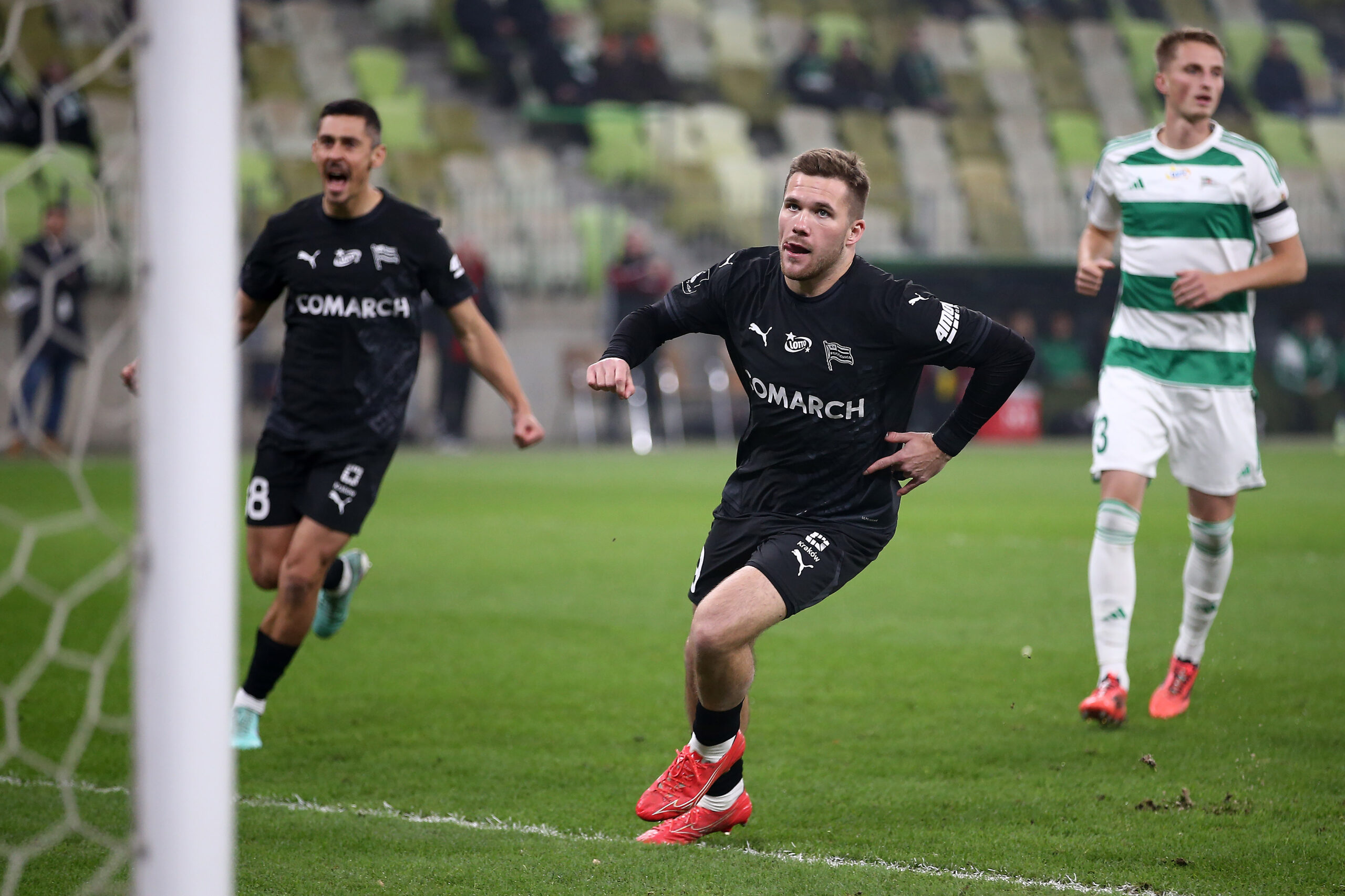 2024.11.03 Gdansk Pilka nozna PKO BP Ekstraklasa sezon 2024/2025 Lechia Gdansk - Cracovia Krakow N/z Benjamin Kallman gol bramka radosc Foto Piotr Matusewicz / PressFocus

2024.11.03 Gdansk
Football Polish PKO BP Ekstraklasa season 2024/2025 
Lechia Gdansk - Cracovia Krakow 
Benjamin Kallman gol bramka radosc 
Credit: Piotr Matusewicz / PressFocus