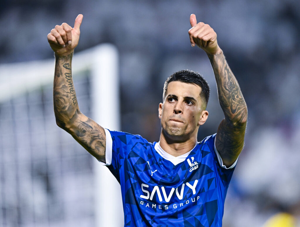 AFC CHAMPIONS LEAGUE ELITE, AL SADD SC QTR V AL HILAL SFC KSA Joao Cancelo of Al Hilal SFC applauds the fans after the AFC Champions League elite west football match between Qatar s Al Sadd SC and Saudi Arabia s Al Hilal SFC at Jassim Bin Hamad Stadium in Doha, Qatar, on November 26, 2024 DOHA Qatar Copyright: xNAUSHADx
2024.11.27 DOHA
pilka nozna azjatycka liga mistrzow
Al Sadd SC - Al Hilal SFC
Foto IMAGO/PressFocus

!!! POLAND ONLY !!!