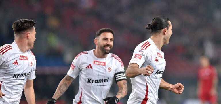 2024.11.30 Krakow
Pilka nozna , Betclic I liga , sezon 2024/25
Wisla Krakow - LKS Lodz
N/z Pilkarze LKS, radosc po bramce na 0-1, gol, bramka, Jose Antonio Ruiz Lopez Pirulo, Levent Gulen
Foto Krzysztof Porebski / PressFocus

2024.11.30 Krakow
Football , Polish league, second level , 2024/2025 season
Wisla Krakow - LKS Lodz
Pilkarze LKS, radosc po bramce na 0-1, gol, bramka, Jose Antonio Ruiz Lopez Pirulo, Levent Gulen
Credit: Krzysztof Porebski / PressFocus