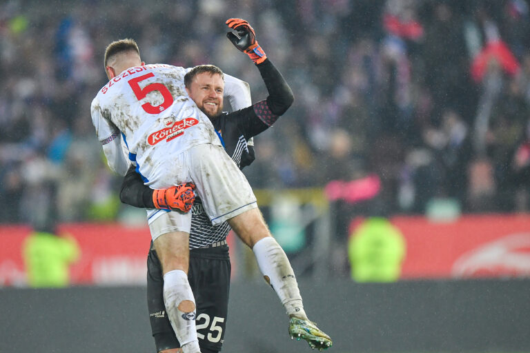 2024.12.06 Zabrze
Pilka nozna PKO BP Ekstraklasa Sezon 2024/2025
Gornik Zabrze - Lech Poznan
N/z Kryspin Szczesniak, Michal Szromnik, radosc, wygrana, zwyciestwo
Foto Marcin Bulanda / PressFocus

2024.12.06 Zabrze
Football Polish PKO BP Ekstraklasa League Season 2024/2025
Gornik Zabrze - Lech Poznan
Kryspin Szczesniak, Michal Szromnik, radosc, wygrana, zwyciestwo
Credit: Marcin Bulanda / PressFocus