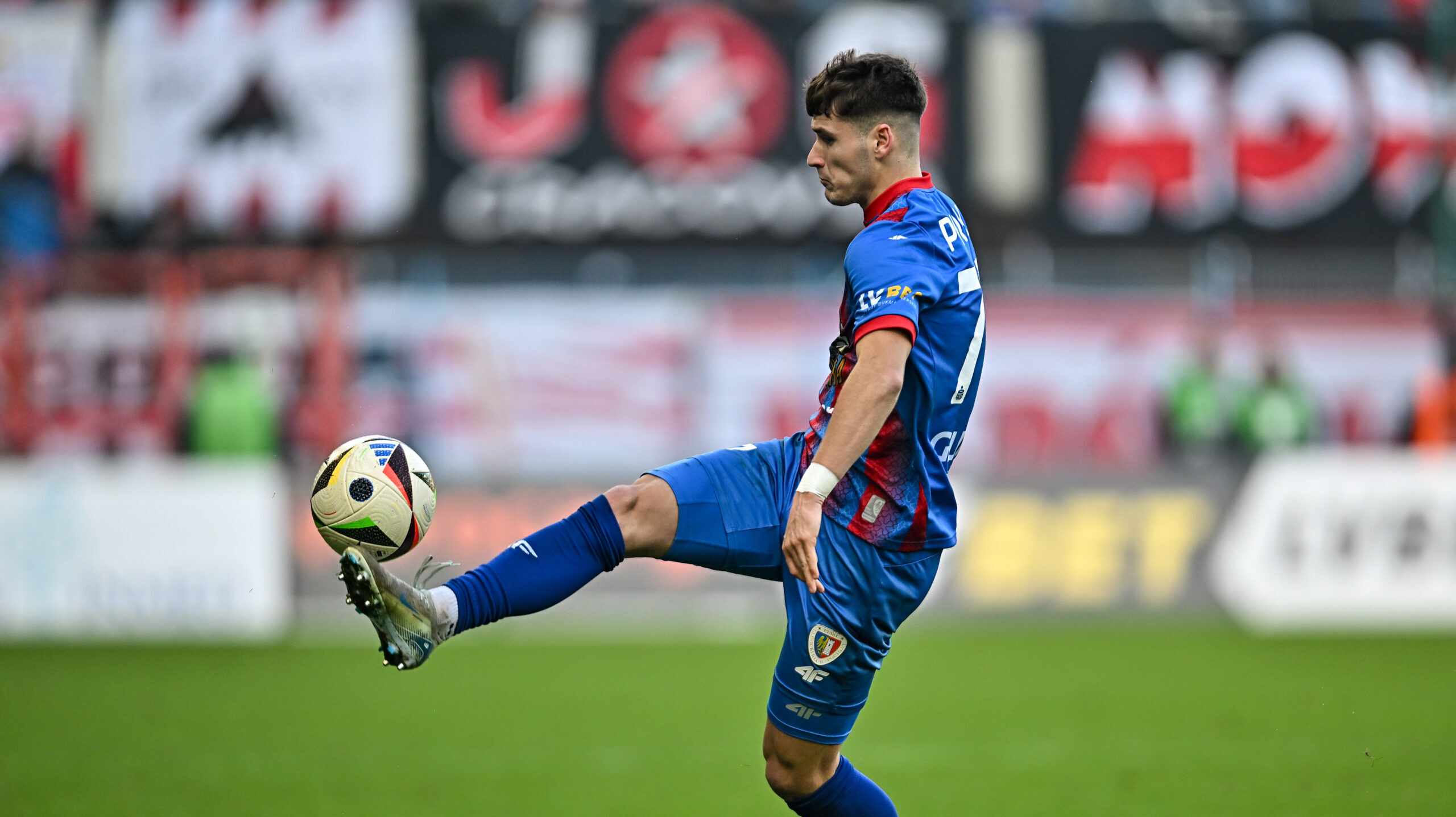 2024.12.08 Gliwice
Pilka nozna PKO Ekstraklasa sezon 2024/2025
Piast Gliwice - Cracovia
N/z Arkadiusz Pyrka
Foto Lukasz Sobala / PressFocus

2024.12.08 Gliwice
Football Polish League PKO Ekstraklasa season 2024/2025
Piast Gliwice - Cracovia
Arkadiusz Pyrka
Credit: Lukasz Sobala / PressFocus