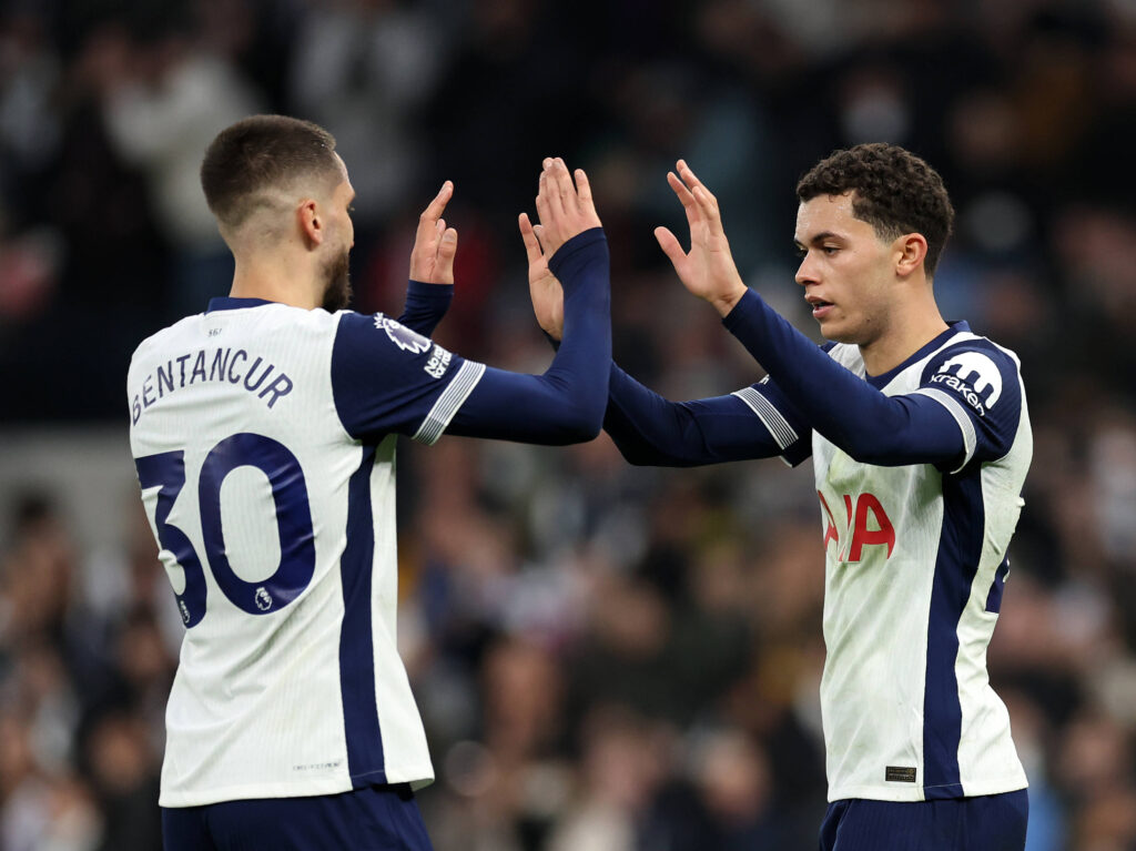 London, England, 29th December 2024. Brennan Johnson of Tottenham celebrates his goal with Rodrigo Bentancur of Tottenham during the Premier League match at the Tottenham Hotspur Stadium, London. Picture credit should read: David Klein / Sportimage EDITORIAL USE ONLY. No use with unauthorised audio, video, data, fixture lists, club/league logos or live services. Online in-match use limited to 120 images, no video emulation. No use in betting, games or single club/league/player publications. SPI_DK_052_Tottenham_Wolves SPI-3562-0052
2024.12.29 Londyn
pilka nozna liga angielska
Premier League sezon 2024/2025
Foto IMAGO/PressFocus

!!! POLAND ONLY !!!