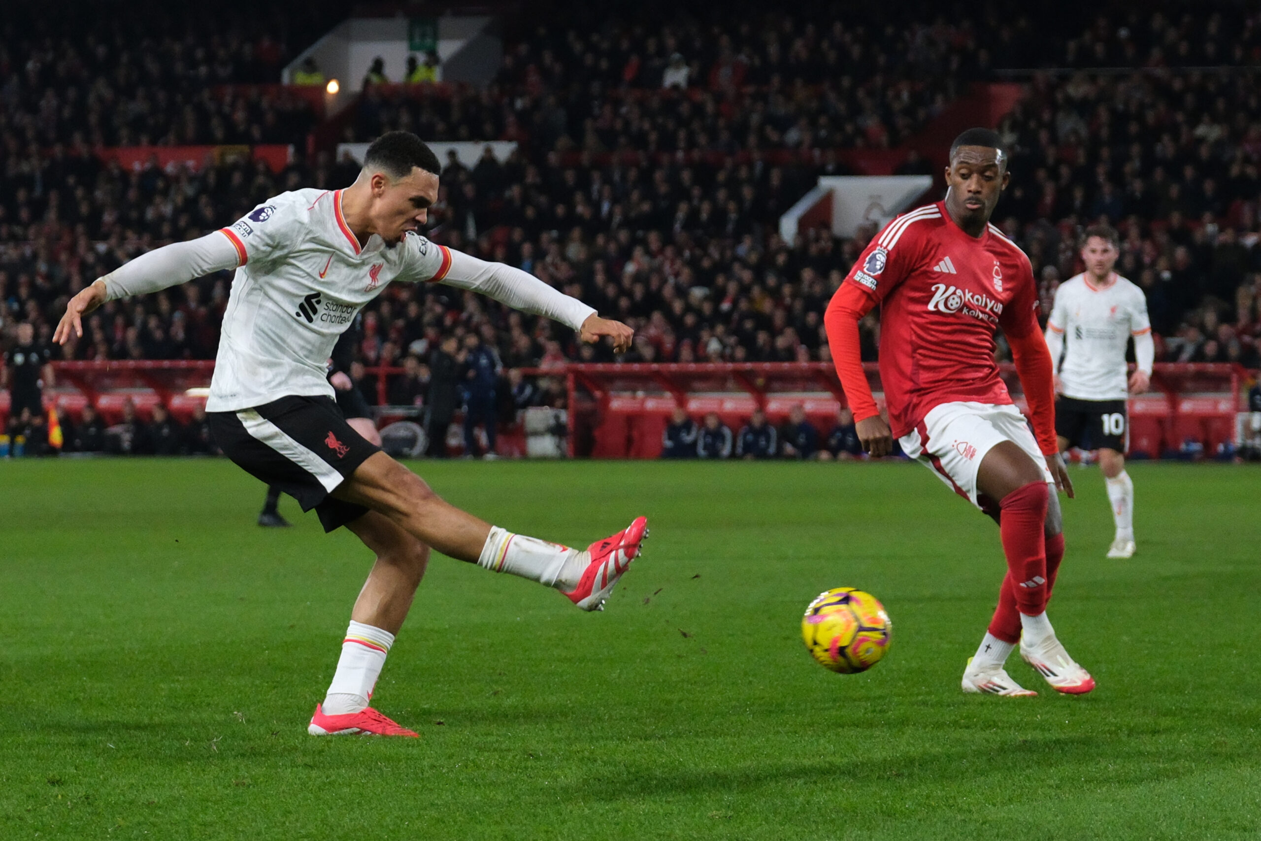 Nottingham, England - January 14th: Trent Alexander Arnold of Liverpool crosses the ball during the Premier League 2024/25 football match between Nottingham Forest FC and Liverpool FC at City Ground on January 14th, 2025 in Nottingham, England.  (Paul Bonser / SPP) (Photo by Paul Bonser / SPP/Sipa USA)
2025.01.14 Nottingham
pilka nozna liga angielska
Nottingham Forest FC - Liverpool FC
Foto Paul Bonser / SPP/SIPA USA/PressFocus

!!! POLAND ONLY !!!