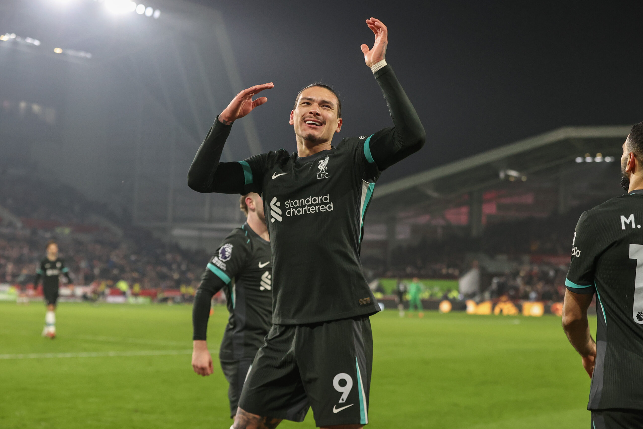 Darwin Nunez of Liverpool celebrates his goal to make it 0-2 during the Premier League match Brentford vs Liverpool at The Gtech Community Stadium, London, United Kingdom, 18th January 2025

(Photo by Alfie Cosgrove/News Images) in London, United Kingdom on 1/18/2025. (Photo by Alfie Cosgrove/News Images/Sipa USA)
2025.01.18 Londyn
pilka nozna liga angielska
Premier League sezon 2024/2025
Foto News Images/SIPA USA/PressFocus

!!! POLAND ONLY !!!