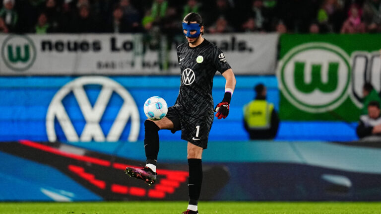 January 24 2025: Kamil Grabara (VfL Wolfsburg)  controls the ball during a 1. Bundesligaa game, VFL Wolfsburg vs Holstein Kiel, at Volkswagen Arena , Wolfsburg, Germany. Ulrik Pedersen/CSM/Sipa USA (Credit Image: © Cal Sport Media/Sipa USA)
2025.01.24 Wolfsburg
pilka nozna Liga niemiecka
VfL Wolfsburg - Holstein Kiel
Foto Ulrik Pedersen/Cal Sport Media/SIPA USA/PressFocus

!!! POLAND ONLY !!!