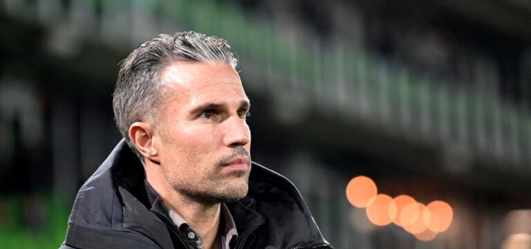 1/25/2025 - GRONINGEN - sc Heerenveen coach Robin van Persie prior to the Dutch Eredivisie match between FC Groningen and sc Heerenveen at Euroborg stadium on Jan. 25, 2025 in Groningen, Netherlands. ANP GERRIT VAN KEULEN /ANP/Sipa USA
2025.01.25 Groningen
pilka nozna liga holenderska
FC Groningen - SC Heerenveen
Foto ANP/SIPA USA/PressFocus

!!! POLAND ONLY !!!