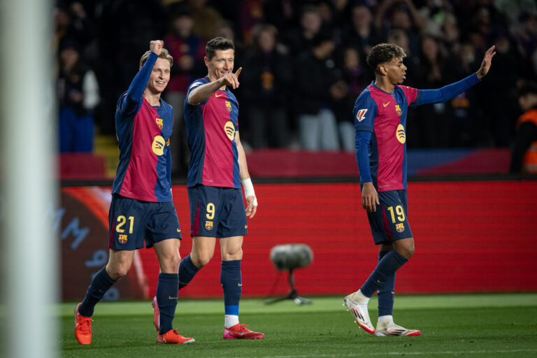 Frankie De Jong (FC Barcelona), Robert Lewandowski (FC Barcelona) and Lamine Yamal (FC Barcelona) are seen during a La Liga EA Sports match between FC Barcelona and Valencia CF at Estadi Olimpic Llus Companys in Barcelona, Barcelona, Spain, on January 26 2025. Photo by Felipe Mondino / Sipa USA
2025.01.26 Barcelona
pilka nozna liga hiszpanska
FC Barcelona - Valencia CF
Foto Felipe Mondino/SIPA USA/PressFocus

!!! POLAND ONLY !!!