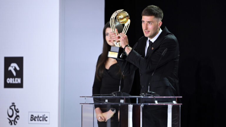 2025.01.27 Warszawa
pilka nozna Uroczysta gala wreczenia nagrod tygodnika Pilka Nozna
N/z Taras Romanczuk
Foto Rafal Oleksiewicz / PressFocus

2025.01.27 Warszawa
Football Uroczysta gala wreczenia nagrod tygodnika Pilka Nozna
Taras Romanczuk
Credit: Rafal Oleksiewicz / PressFocus