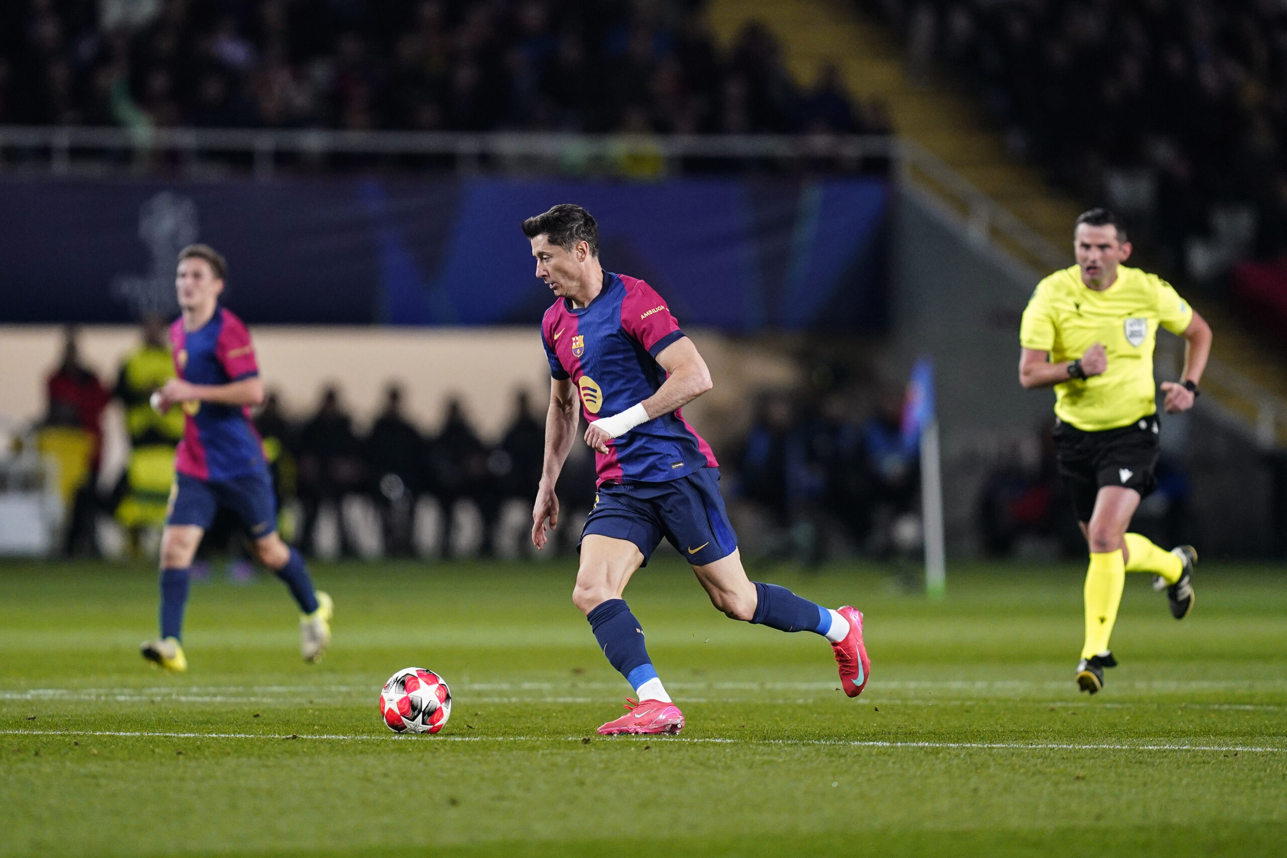 Robert Lewandowski of FC Barcelona during the UEFA Champions League match, date 8, between FC Barcelona and Atalanta played at Lluis Companys Stadium on January 29 2025 in Barcelona Spain. (Photo by Sergio Ruiz / Imago)  (Photo by pressinphoto/Sipa USA)
2025.01.29 Barcelona
pilka nozna liga mistrzow
FC Barcelona - Atalanta Bergamo
Foto Sergio Ruiz/Imago/PRESSINPHOTO/SIPA USA/PressFocus

!!! POLAND ONLY !!!