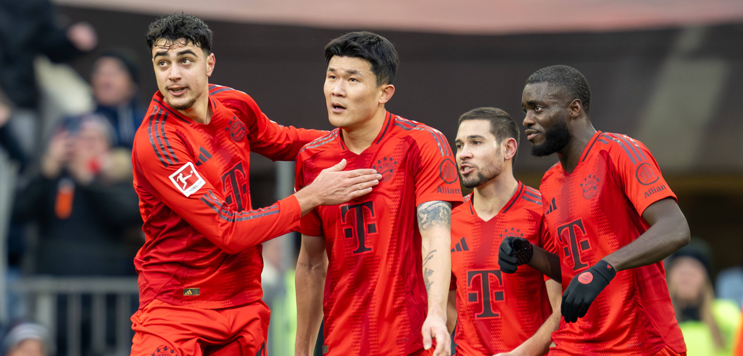 Torjubel zum 2:0, Aleksandar Pavlovic 45 FC Bayern Muenchen, Minjae Kim 3 FC Bayern Muenchen, Raphael Guerreiro 22 FC Bayern Muenchen, Dayot Upamecano 2 FC Bayern Muenchen, FC Bayern Muenchen vs. Holstein Kiel, Fussball, Bundesliga, 20. Spieltag, 01.02.2025 DFB regulations prohibit any use of photographs as image sequences and/or quasi-video Muenchen Bayern Deutschland *** Goal celebration for 2 0, Aleksandar Pavlovic 45 FC Bayern Muenchen , Minjae Kim 3 FC Bayern Muenchen , Raphael Guerreiro 22 FC Bayern Muenchen , Dayot Upamecano 2 FC Bayern Muenchen , FC Bayern Muenchen vs Holstein Kiel, Football, Bundesliga, 20 Matchday, 01 02 2025 DFB regulations prohibit any use of photographs as image sequences and or quasi video Muenchen Bayern Germany Copyright: xkolbert-press/UlrichxGamelx
2025.02.01 Monachium
pilka nozna liga niemiecka
FC Bayern Monachium - Holstein Kiel
Foto IMAGO/PressFocus

!!! POLAND ONLY !!!