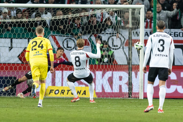 2025.02.02 Warszawa
pilka nozna PKO Ekstraklasa sezon 2024/2025
Legia Warszawa - Korona Kielce
N/z Rafal Augustyniak (Legia), rzut karny
Foto Tomasz Jastrzebowski / Foto Olimpik / PressFocus

2025.02.02 Warszawa
Football - Polish PKO Ekstraklasa season 2024/2025
Legia Warszawa - Korona Kielce
Rafal Augustyniak (Legia), rzut karny
Credit: Tomasz Jastrzebowski / Foto Olimpik / PressFocus