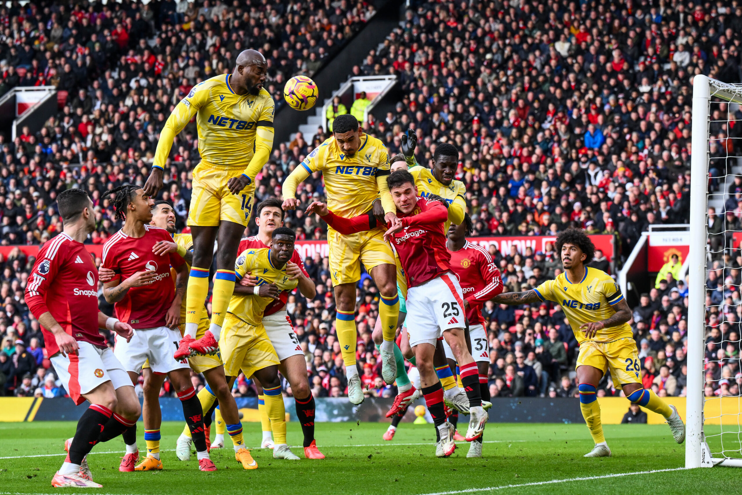 Maxence Lacroix of Crystal Palace heads the ball clear during the Premier League match Manchester United vs Crystal Palace at Old Trafford, Manchester, United Kingdom, 2nd February 2025

(Photo by Craig Thomas/News Images) in ,  on 2/2/2025. (Photo by Craig Thomas/News Images/Sipa USA)
2025.02.02 Manchester
pilka nozna Liga angielska
Manchester United - Crystal Palace
Foto Craig Thomas/News Images/SIPA USA/PressFocus

!!! POLAND ONLY !!!