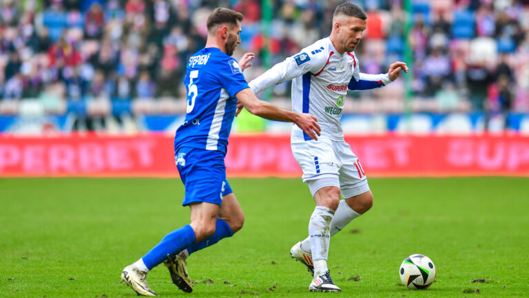 2025.02.02 Zabrze
Pilka nozna PKO BP Ekstraklasa Sezon 2024/2025
Gornik Zabrze - Puszcza Niepolomice
N/z Konrad Stepien, Lukas Podolski
Foto Marcin Bulanda / PressFocus

2025.02.02 Zabrze
Football Polish PKO BP Ekstraklasa League Season 2024/2025
Gornik Zabrze - Puszcza Niepolomice
Konrad Stepien, Lukas Podolski
Credit: Marcin Bulanda / PressFocus