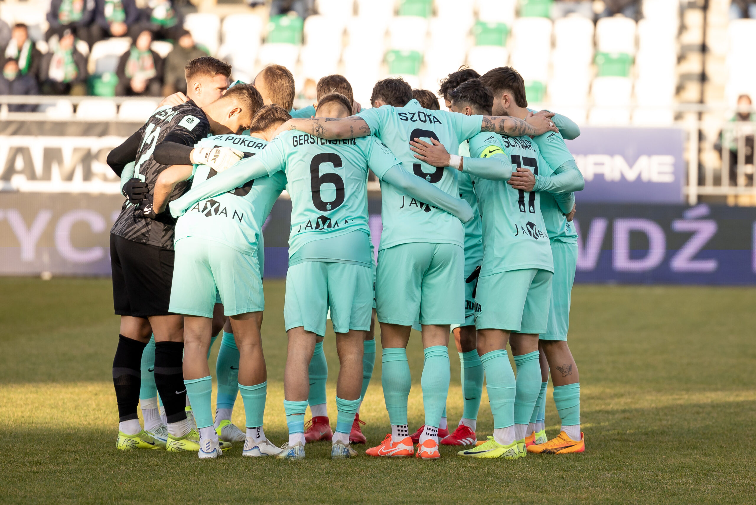 2025.02.08 Radom
pilka nozna PKO Ekstraklasa sezon 2024/2025
Radomiak Radom - Slask Wroclaw
N/z Pilkarze Slaska przed meczem
Foto Tomasz Jastrzebowski / Foto Olimpik / PressFocus

2025.02.08 Radom
Football - Polish PKO Ekstraklasa season 2024/2025
Radomiak Radom - Slask Wroclaw
Pilkarze Slaska przed meczem
Credit: Tomasz Jastrzebowski / Foto Olimpik / PressFocus